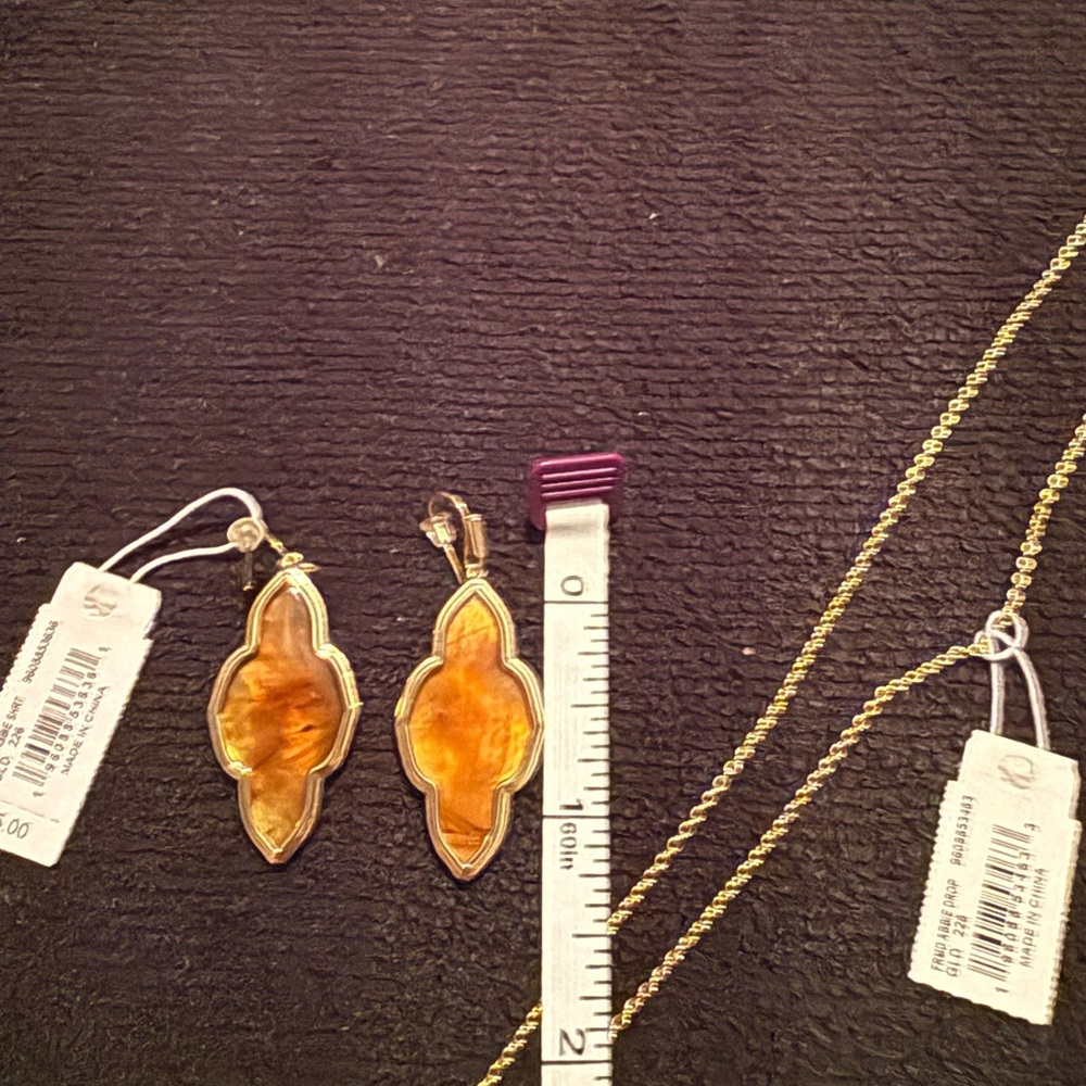 Kendra Scott Gold and Orange Quatrefoil Earrings